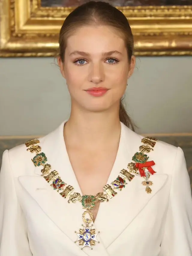 Gaya Chic Elegan Putri Leonor Saat Ucap Sumpah Setia di Usia 18 Tahun, Bikin Semua Orang Terpana