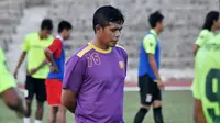 Aris Budi Sulistyo terharu dengan keseriusan PSCS Cilacap. (Bola.com/Romi Syahputra)