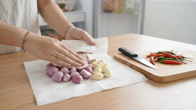 Cara Menyimpan Bumbu Iris untuk Bekal Masak Pagi