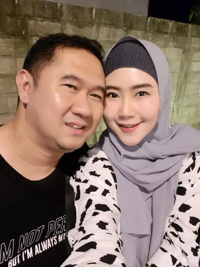 6 Potret Terbaru Bu Dendy yang Sempat Viral Sawer Pelakor, Kini Makin Modis