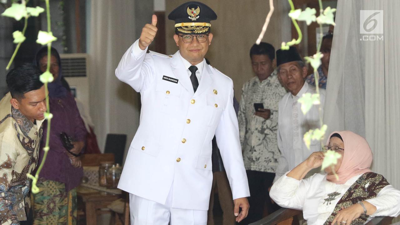 Anies Baswedan Menuju ke Masjid Sunda Kelapa
