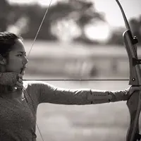 Latihan memanah Tara Basro