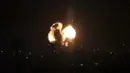 Bola api muncul setelah serangan udara Israel di Rafah, Jalur Gaza, Palestina, Senin (13/9/2021). Serangan terbaru Israel atas Jalur Gaza dilakukan diklaim sebagai tanggapan atas tembakan roket Palestina ke wilayah Israel. (SAID KHATIB/AFP)