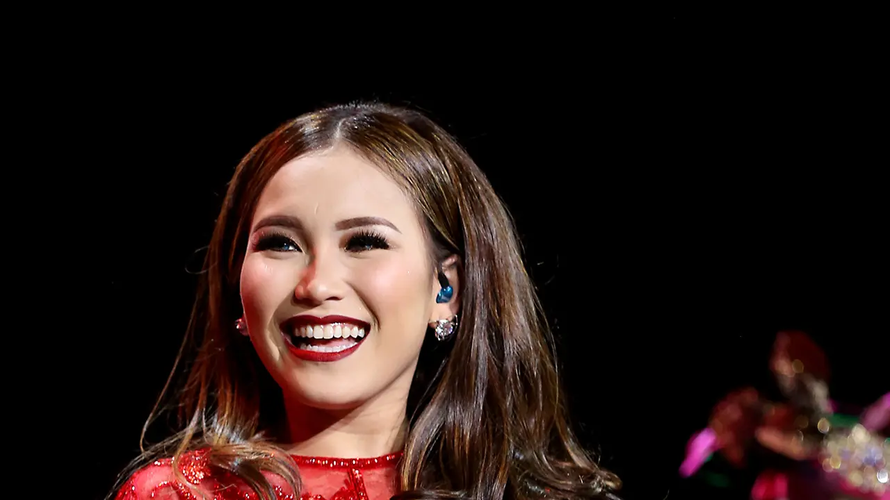 [Bintang] Ayu Ting Ting