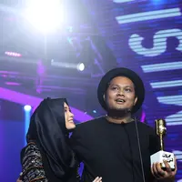 "Mumpung umur gue 30 dan umur dia (istri) masih 24 tahun. Jadi sekalian saja. Di kehidupan sosmed kan gue sering tunjukkan rasa sayang gue ke anak. Tapi ternyata ngurusnya itu nggak mudah," ungkap Virgoun. (Bambang E.Ros/Bintang.com)