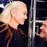 Gwen Stefani dan Blake Shelton selalu heboh dengan kabar percintaannya. Mulai dari kabar mengharapkan anak bersama sampai berita perpisahan di antara keduanya. Dan kini keduanya dikabarkan kembali bersama. (Instagram/gwenstefani)
