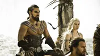 Khal Drogo, pemimpin bangsa Dothraki, dan Daenerys dalam Game of Thrones (IMDb/HBO)