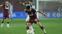 Lini Belakang Krisis, Manchester United Rebutan Pemain Lanus dengan Liverpool