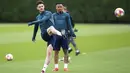 Gelandang Arsenal Declan Rice menghadiri sesi latihan menjelang leg kedua perempat final Liga Champions 2023/2024 di di Sobha Realty Training Center di London Colney,  Selasa (16/4/2024). (Adam Davy/PA via AP)