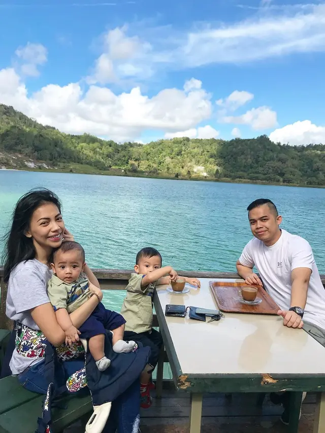 Akui Hamil di Luar Nikah, Ini 6 Momen Kemesraan Kezia Karamoy dan Suami