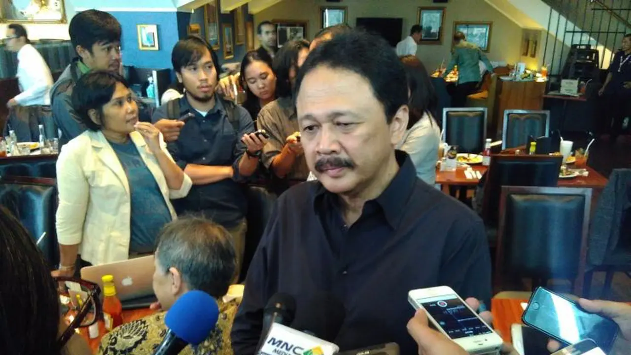 Direktur Utama Bursa Efek Indonesia (BEI), Tito Sulistio saat Konferensi Pers Kinerja IHSG di Hardrock Cafe, Jakarta, Senin (14/11/2016).