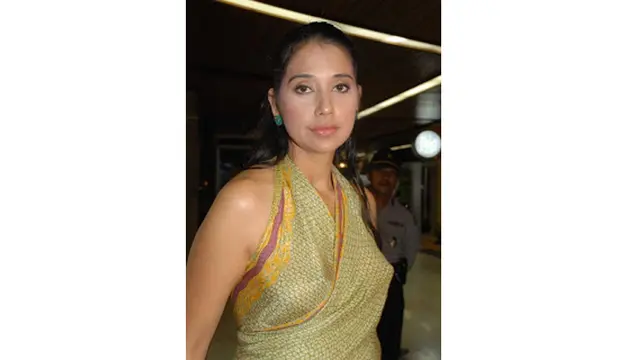 ayu azhari