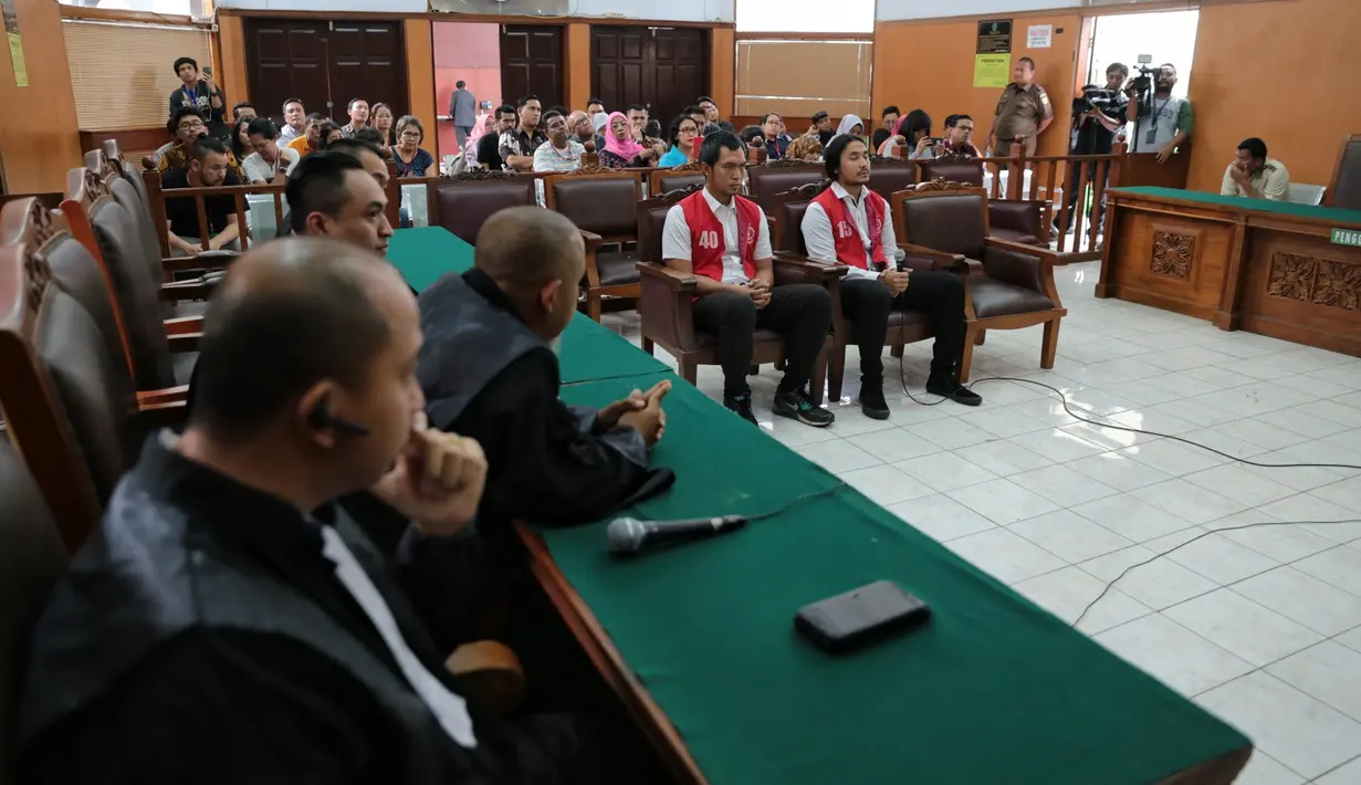 Putusan yang dibacakan majelis hakim dalam sidang Selasa (16/1) itu lebih ringan dari tuntutan Jaksa Penuntut Umum satu tahun penjara. Vonis itu juga dikurangi masa tahanan. (Adrian Putra/Bintang.com)