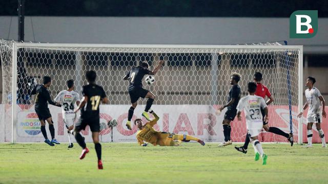 FOTO: Kushedya Hari Yudo Bawa Indonesia Unggul Atas Bali United di Babak Pertama
