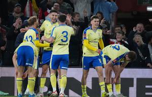 Selebrasi skuad Southampton dalam laga versus Arsenal di FA Cup 2025/2026, Minggu (5/4/2026). (AP Photo/Dave Shopland)