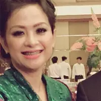 Sosok lelaki sabar dan bisa mengubah pola pikirnya. Itulah Ira Riswana akhirnya menikah dengan Abu Bakar Tartusi. Sosok lelaki yang sudah tidak asing lagi bagi dirinya. (dok. Pribadi)