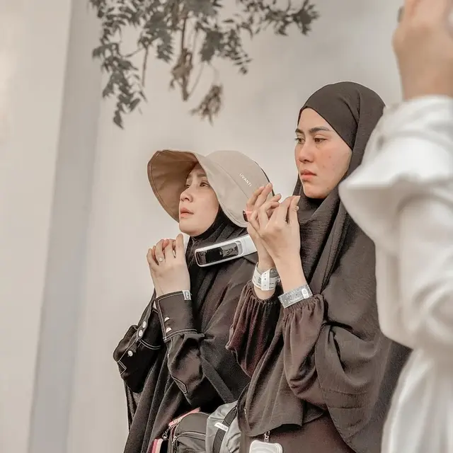 Raffi Ahmad dan keluarga lakoni ibadah haji (Instagram/raffinagita1717)