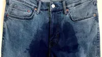 Jeans bernoda ngompol yang sedang viral (dok.instagram/@wetpantsdenim/https://www.instagram.com/p/BwVuUcXA-9P/Komarudin)