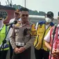 Menhub, Budi Karyasumadi, Dan Kakorlantas, Irjen Pol Firman Shantyabudi, Di Pelabuhan Merak Kota Cilegon, Banten. (Sabtu, 24/12/2022). (Yandhi Deslatama/Liputan6.com).