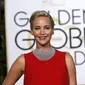 Jennifer Lawrence saat menghadiri Golden Globe Awards ke-73 di Beverly Hills, California, Minggu (10/1/2016). (REUTERS/Mario Anzuoni)