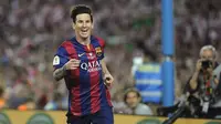 Penyerang Barcelona, Lionel Messi, merayakan gol ke gawang Athletic Bilbao pada final Copa del Rey 2015 di Camp Nou, Barcelona, 30 Mei 2015. Gol Messi menjadi salah satu nomine FIFA Puskas Award 2015. (AFP PHOTO/ Ander Gillenea)
