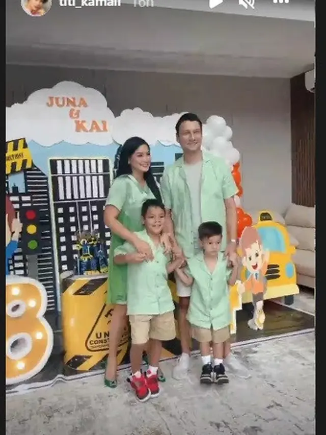 Pesta ultah Kai - Juna putra Titi Kamal - Christian Sugiono (Foto: Instagram/@titi_kamall)