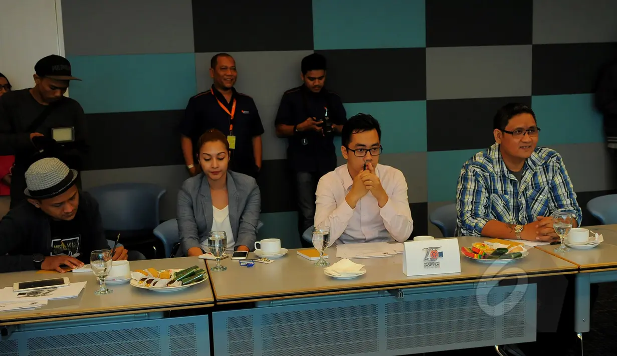 Suasana konferensi pers Indonesian Short Film Festival (ISFF) 2015 di SCTV Tower, Jakarta, Selasa (24/3). Dalam rangka merayakan ulang tahun ke-25, SCTV menggelar kompetisi film pendek yakni ISFF 2015. (Liputan6.com/Faisal R Syam)