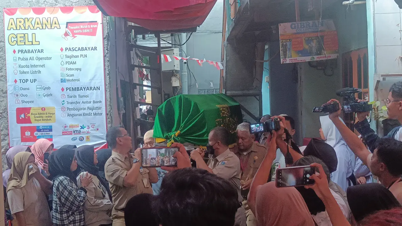 Jenazah Siswa SMP yang Tewas Usai Terjatuh dari Lantai 4 Gedung Sekolah.