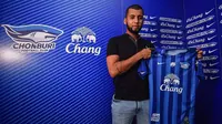 Marclei Santos resmi direkrut klub Thai League, Chonburi FC. (Bola.com/Dok. Chonburi FC)