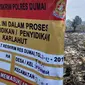 Tanda segel yang dipasang polisi di Riau di lokasi kebakaran lahan. (Liputan6.com/M Syukur)