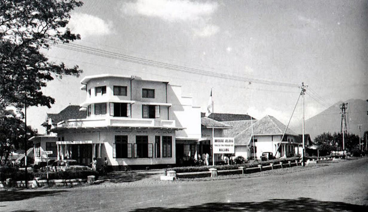 Jalanan di depan wisma IKIP Malang (sekarang Universitas Negeri Malang) depan SMA Putera Harapan terlihat masih sepi. (Source: jelajahmalangku.blogspot.com)