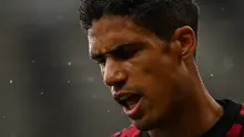 Bek Manchester United Raphael Varane mulai kehilangan tempat. Ini bakal bikin dirinya bingung karena kalah bersaing dengan bek veteran (AFP)