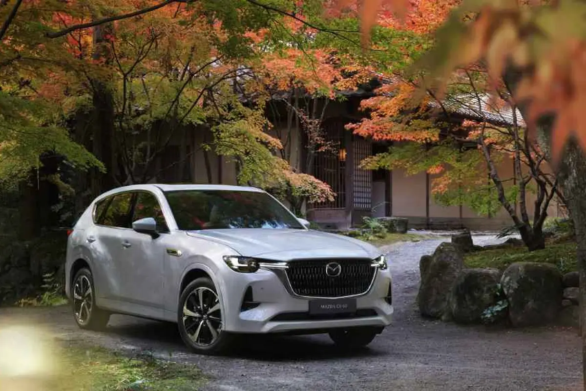 Mazda CX-60 diklaim lebih unggul dari model CX-50 (Carscoops)
