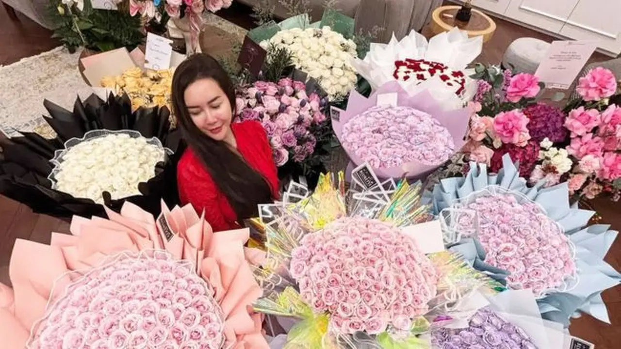 Potret Aura Kasih Rayakan Ulang Tahun ke-38. (instagram/aurakasih)