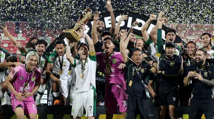Foto: Dari Kotak Band hingga Pesta Juara Persebaya, Deretan Momen Terbaik di Penutupan Piala Presiden 2026