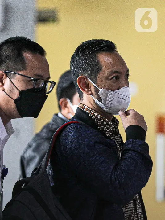 Kepala Bea-Cukai Makassar Andhi Pramono tiba memenuhi panggilan  di Gedung KPK, Jakarta, Selasa (14/3/2023). Adhi Pramono akan dimintai keterangan seputar harta kekayaannya yang dianggap tak sesuai dengan profil.(Liputan6.com/Faizal Fanani)