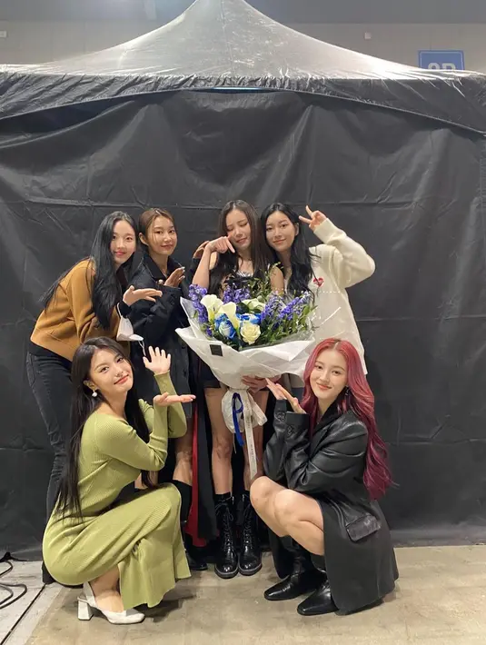 MOMOLAND sendiri memulai debut pada 10 November 2016 lalu dengan 9 member. Namun, kini hanya 6 member saja yang masih bertahan sebagai anggota girlgroup. (Liputan6.com/IG/@momoland_official)