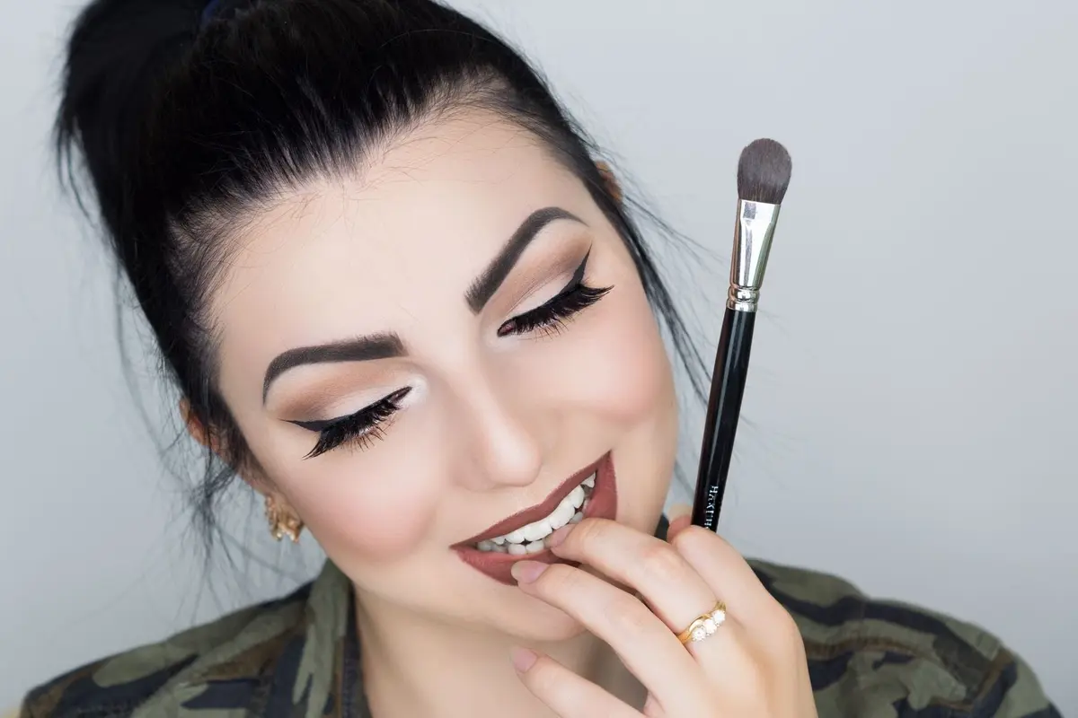 Bibir Hitam? Ini Warna Lipstik yang Cocok Buat Kamu