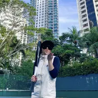 Tampilan Baju Olahraga Syahrini saat Bermain Tenis, credit: (@princessyahrini)