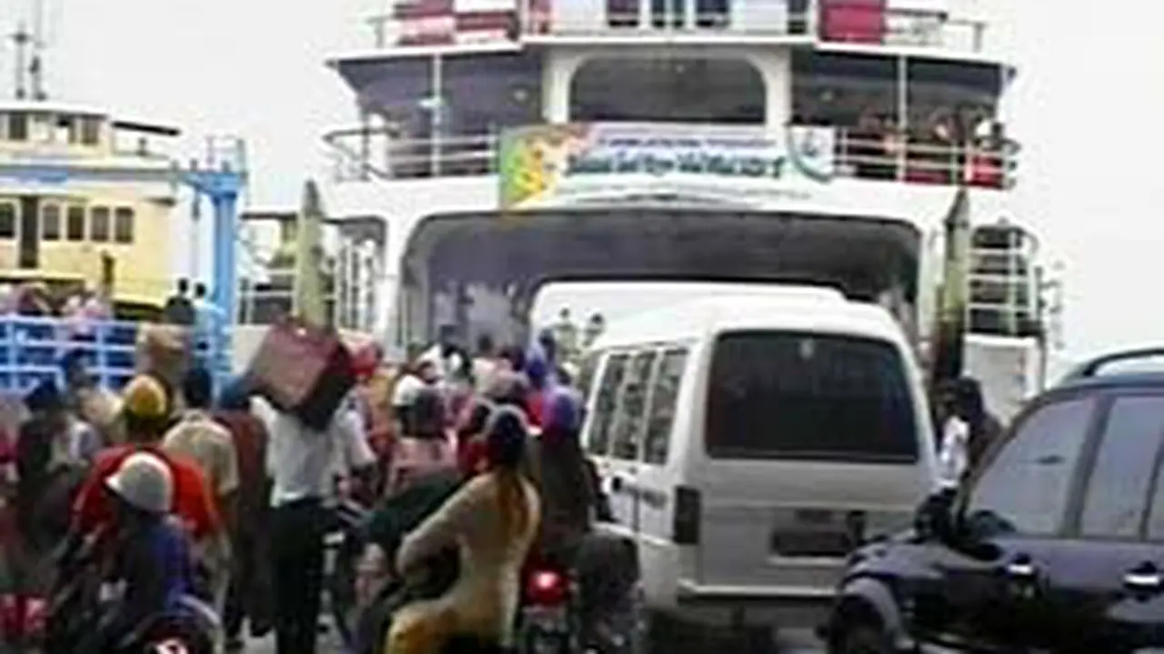 241103cMudikArus1.jpg