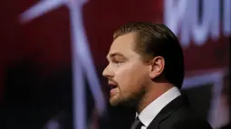 Aktor AS, Leonardo DiCaprio memberikan pidato saat pertemuan walikota dalam Konferensi Dunia Perubahan Iklim 2015 (COP21) di Paris, Prancis, 4 Desember 2015. (PATRICK KOVARIK/AFP)