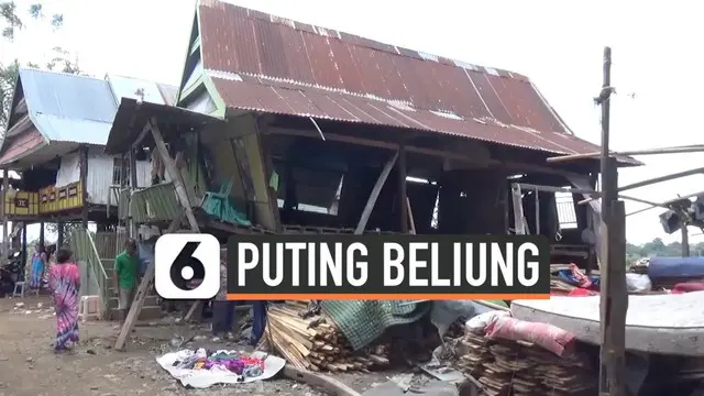 67 rumah warga di Kabupaten Takalar, Sulawesi Selatan disapu puting beliung. Sebanyak 95 kepala keluarga kehilangan tempa tinggal.