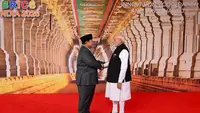 Momen Prabowo Disambut PM India Modi saat Tiba di KTT ke-18 BRICS