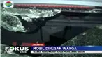 Kemarahan warga dipicu mobil yang dikendarai secara ugal ugalan dengan menabrak sejumlah sepeda motor.
