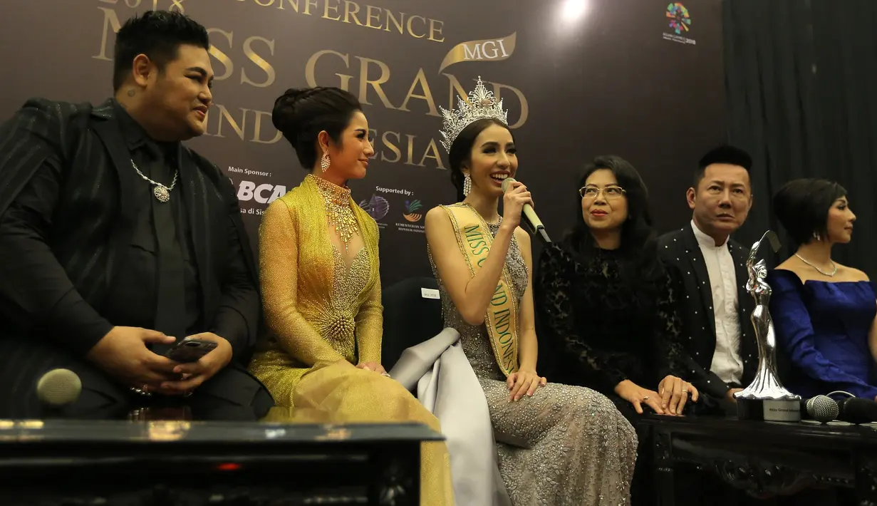 Pertanyaan final yang diberikan juri adalah "Dunia terancam terjadi peperangan dan perpecahan di beberapa belahan dunia, kebersamaan kian memudar, kalau kamu diberikan kekuatan oleh Tuhan hal apa yang pertama kau selamatkan?" (Deki Prayoga/Bintang.com)