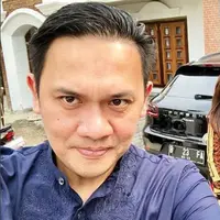 Farhat Abbas pamer foto dengan Nia Daniaty (Instagram/@farhatabbastv226)