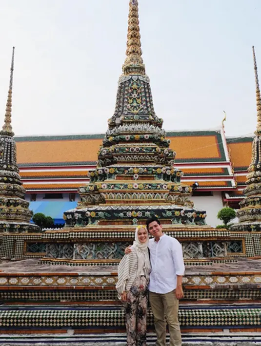 “Dia memang nggak bisa masak, jadi ya delivery aja. Yaa nggak apa-apa deh daripada gua tiap hari dimasakin mie sama pempek," papar Haykal Kamil. (Instagram/haykalkamil)