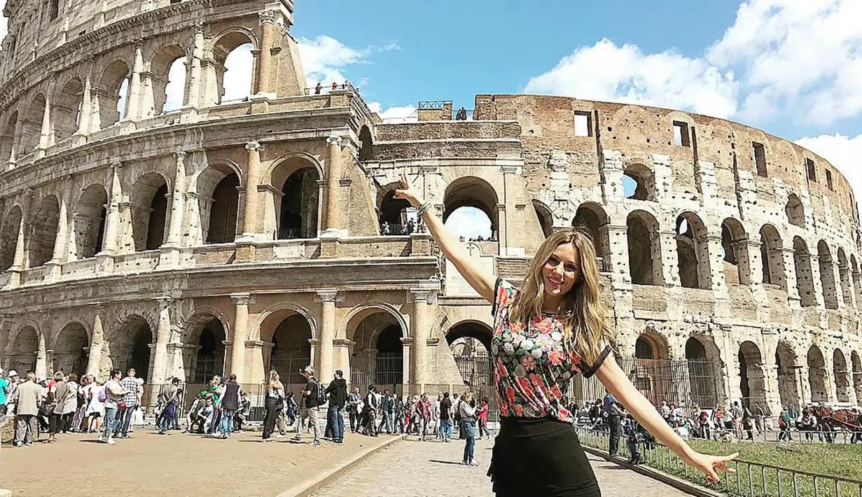 Hubungan Edurne Garcia Almagro dengan David De Gea tergolong jauh dari gosip-gosip negatif, kedua mesra selama berpacaran. (Instagram)