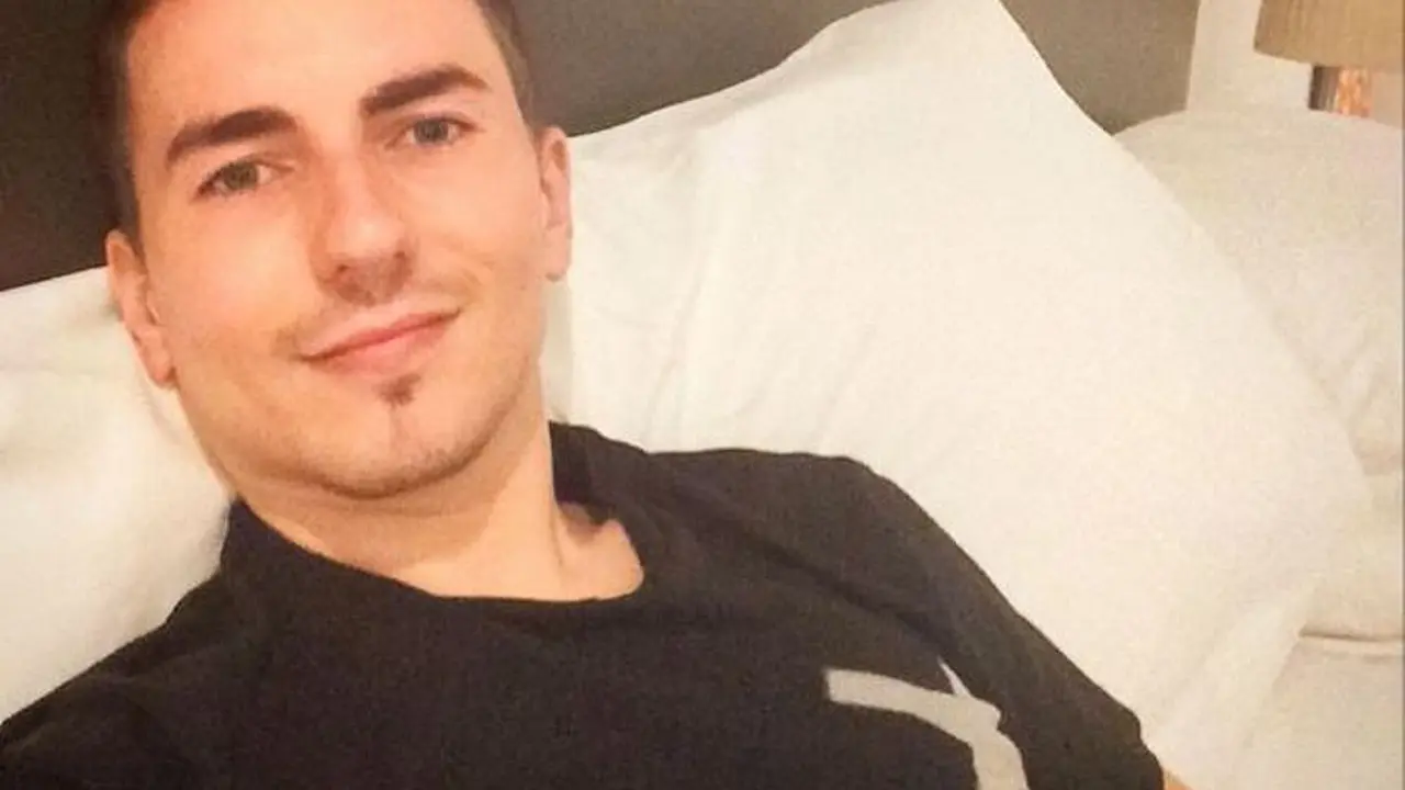 Selfie Ganteng Jorge Lorenzo Pemenang MotoGP Le Mans 2015