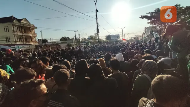 Demo 11 April Makassar di Depan Kantor DPRD Sulsel (Fauzan/Liputan6.com)